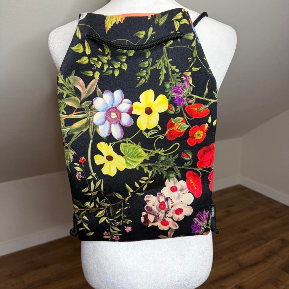 TRIANGL Neoprene Floral Drawstring Backpack – Black Botanical Print
